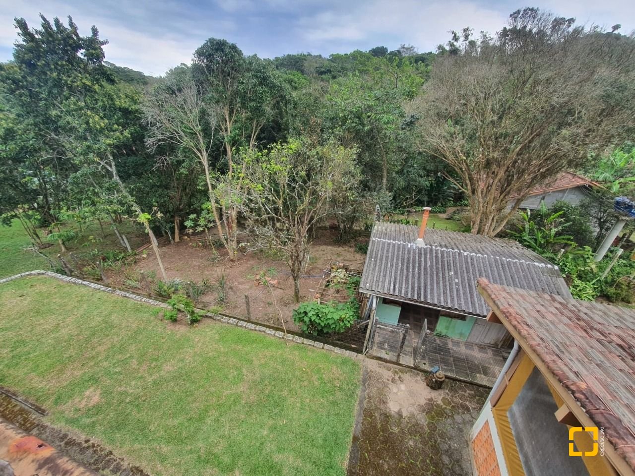 Casa com 350m², 6 quartos (sendo 2 suítes), 4 garagens, no bairro Santo Antônio de Lisboa em Florianópolis