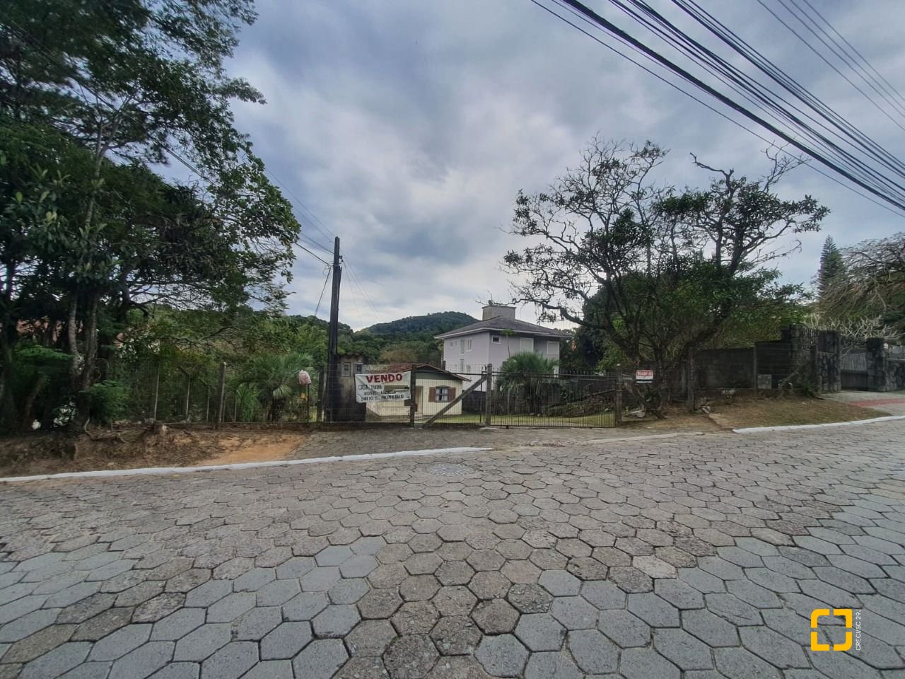 Casa com 350m², 6 quartos (sendo 2 suítes), 4 garagens, no bairro Santo Antônio de Lisboa em Florianópolis