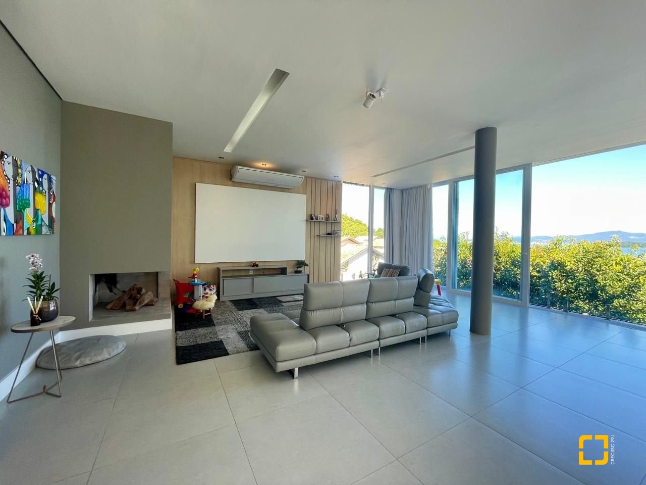 Casa de Condomínio com 680m², 5 quartos (sendo 5 suítes), 6 garagens, no bairro Sambaqui em Florianópolis