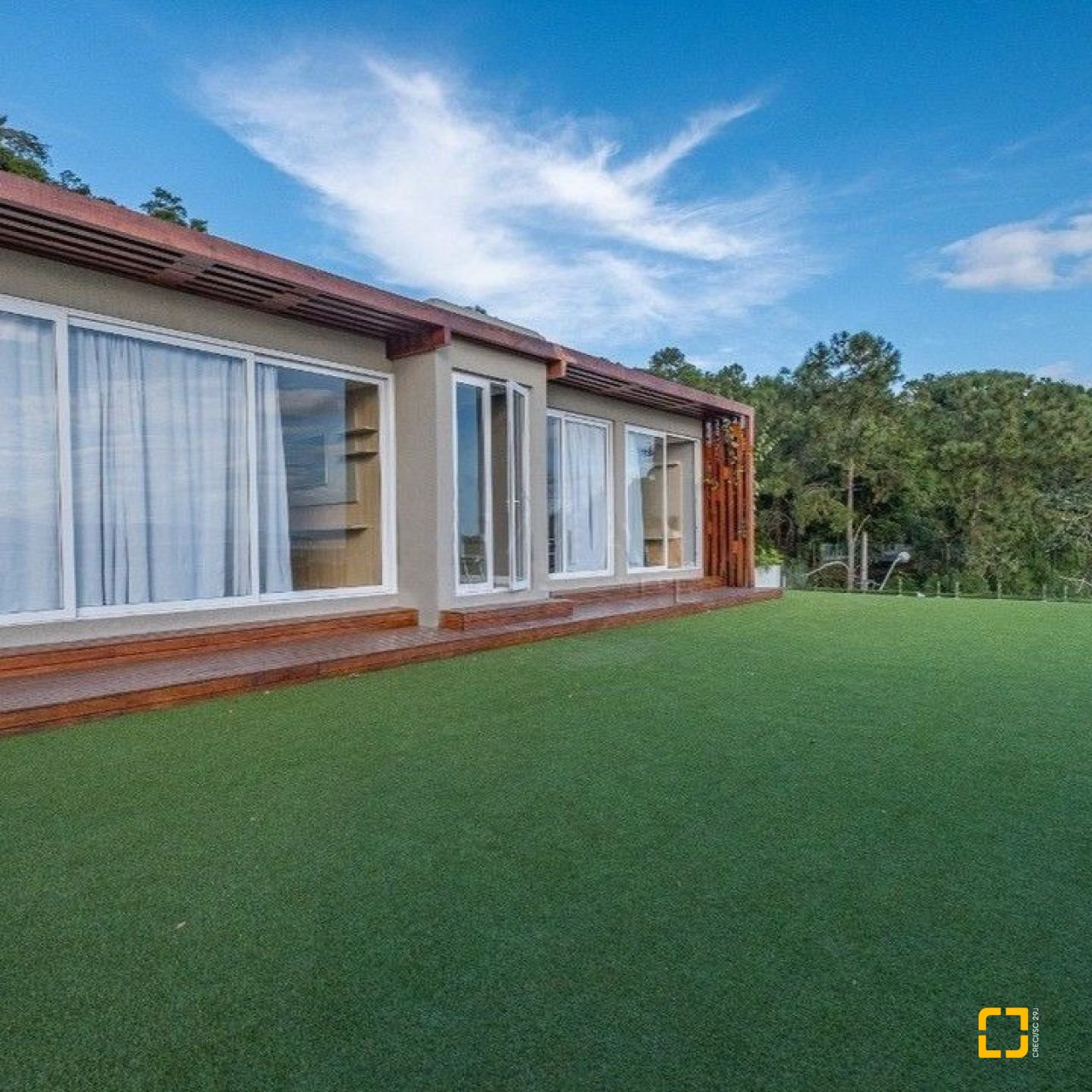 Casa de Condomínio com 680m², 5 quartos (sendo 5 suítes), 6 garagens, no bairro Sambaqui em Florianópolis