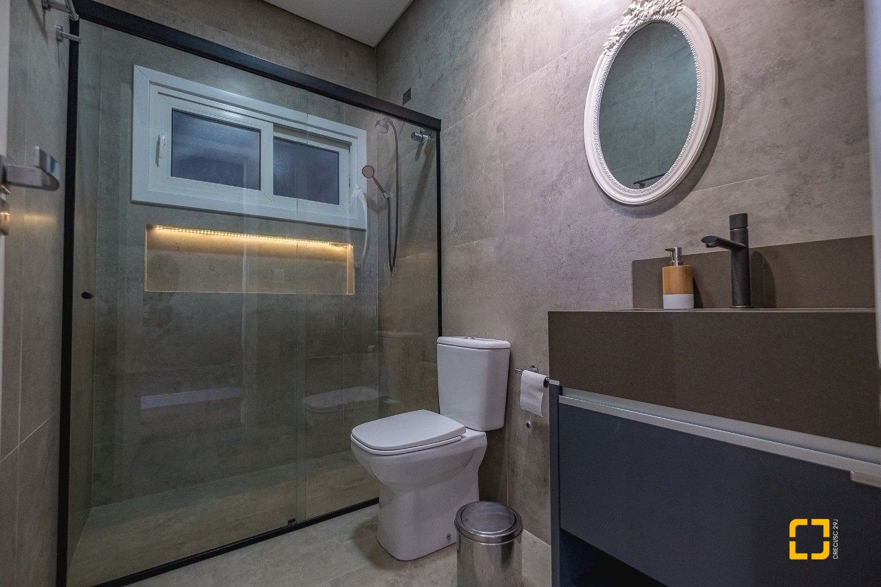 Casa de Condomínio com 680m², 5 quartos (sendo 5 suítes), 6 garagens, no bairro Sambaqui em Florianópolis