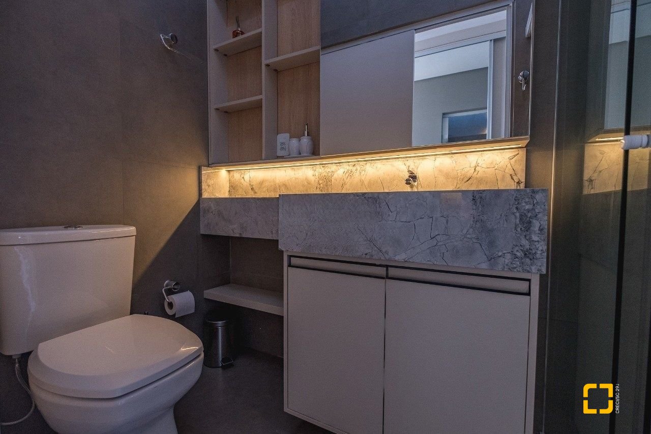 Casa de Condomínio com 680m², 5 quartos (sendo 5 suítes), 6 garagens, no bairro Sambaqui em Florianópolis
