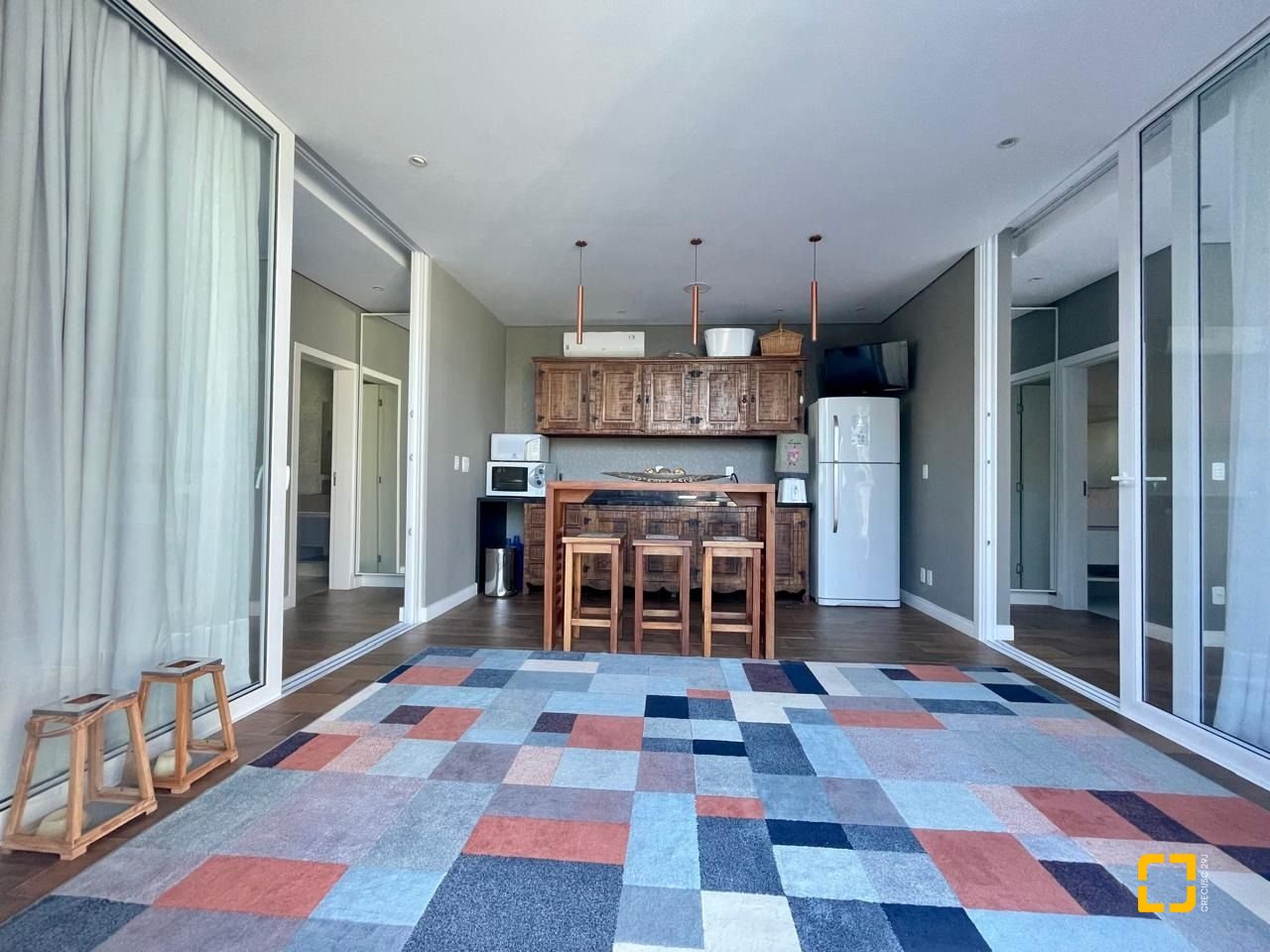 Casa de Condomínio com 680m², 5 quartos (sendo 5 suítes), 6 garagens, no bairro Sambaqui em Florianópolis