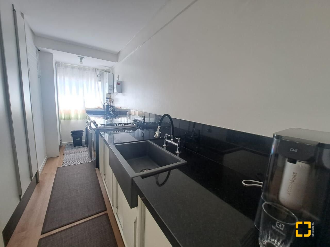 Apartamento com 61m², 3 quartos (sendo 1 suíte), 2 garagens, no bairro Pedra Branca em Palhoça