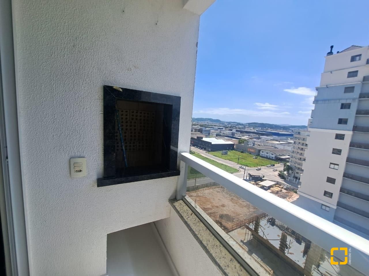 Apartamento com 61m², 3 quartos (sendo 1 suíte), 2 garagens, no bairro Pedra Branca em Palhoça