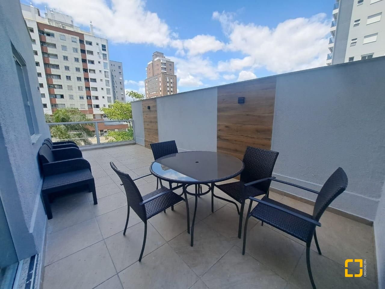 Apartamento com 61m², 3 quartos (sendo 1 suíte), 2 garagens, no bairro Pedra Branca em Palhoça
