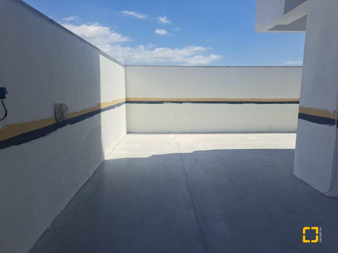 Apartamento com 61m², 3 quartos (sendo 1 suíte), 2 garagens, no bairro Pedra Branca em Palhoça