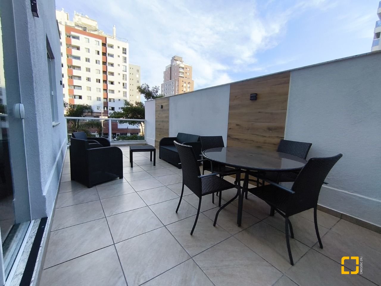Apartamento com 61m², 3 quartos (sendo 1 suíte), 2 garagens, no bairro Pedra Branca em Palhoça