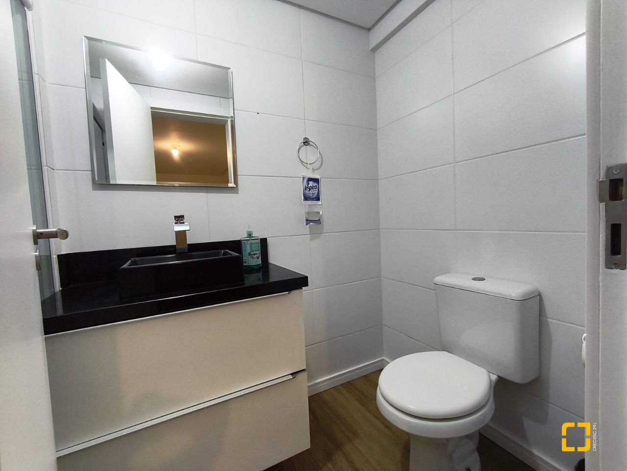 Apartamento com 61m², 3 quartos (sendo 1 suíte), 2 garagens, no bairro Pedra Branca em Palhoça