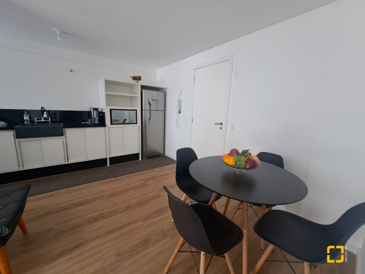 Apartamento com 61m², 2 quartos (sendo 1 suíte), 2 garagens, no bairro Pedra Branca em Palhoça