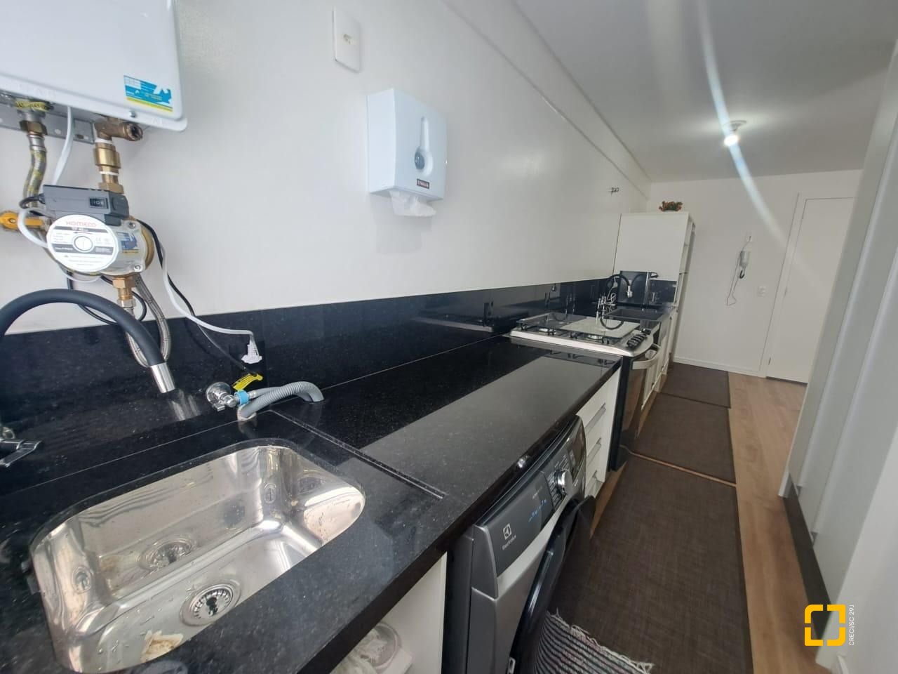 Apartamento com 61m², 2 quartos (sendo 1 suíte), 2 garagens, no bairro Pedra Branca em Palhoça