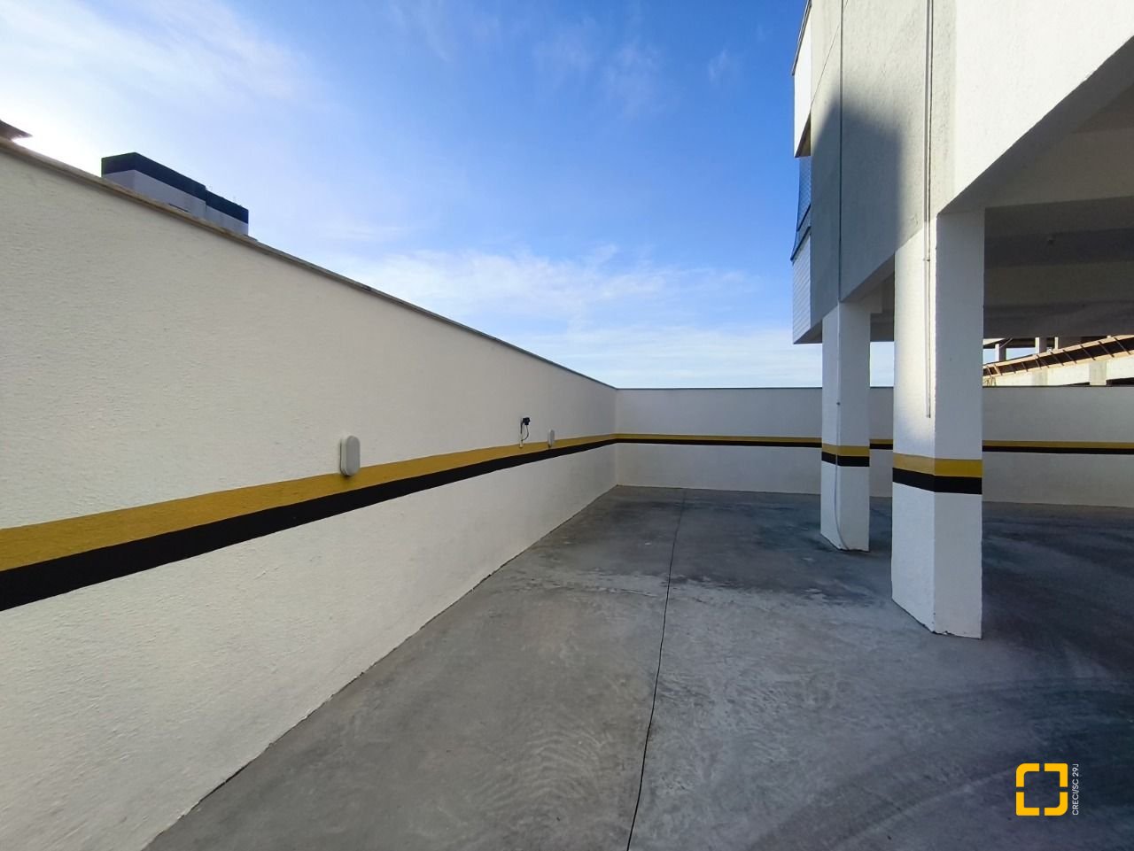 Apartamento com 61m², 2 quartos (sendo 1 suíte), 2 garagens, no bairro Pedra Branca em Palhoça