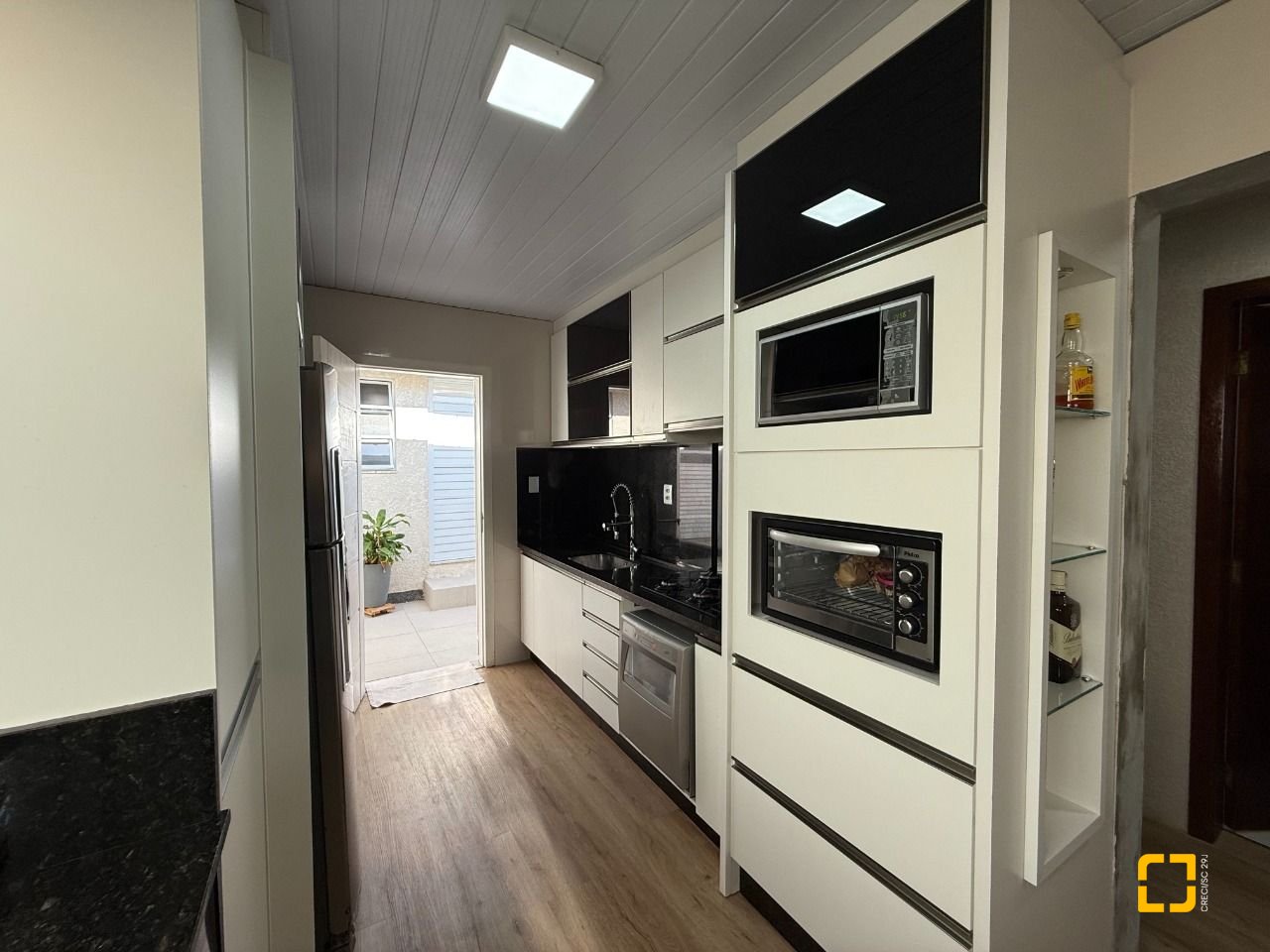 Casa com 112m², 3 quartos, 2 garagens, no bairro Ipiranga em São José