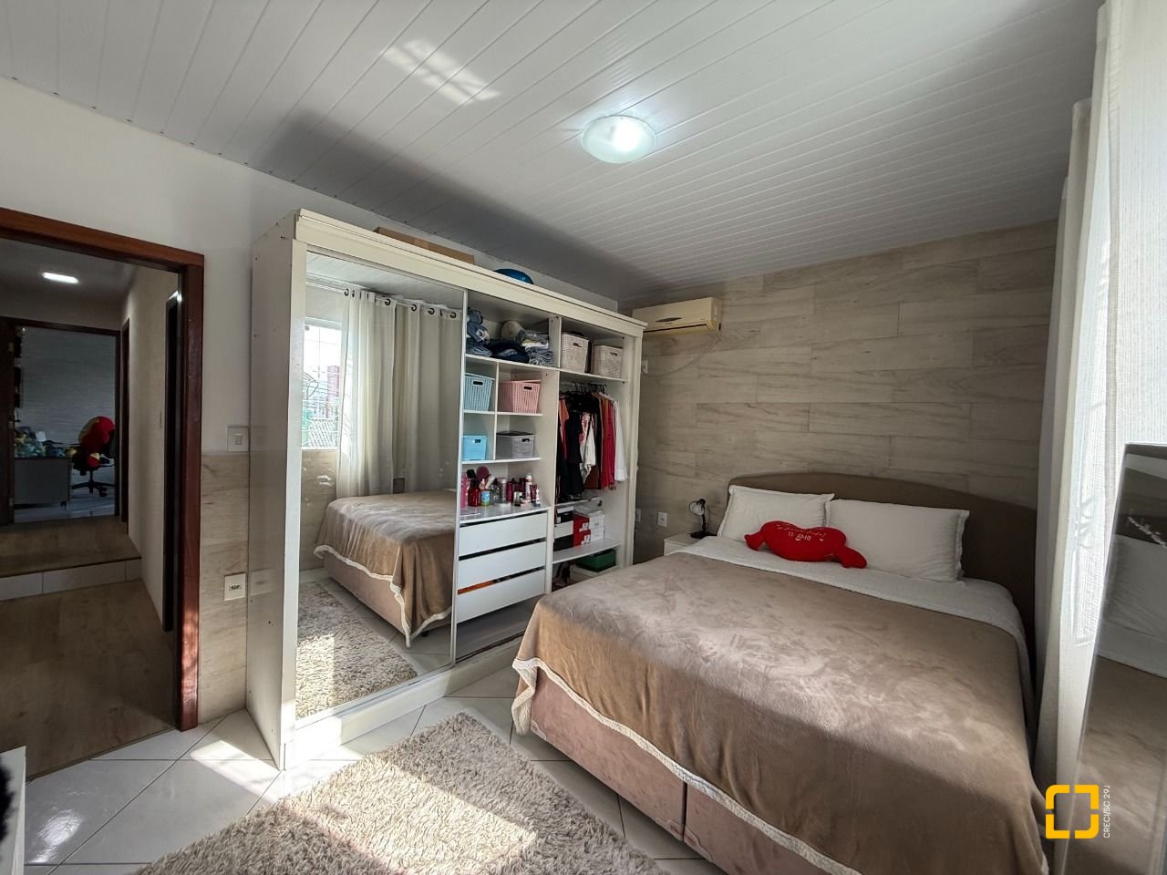 Casa com 112m², 3 quartos, 2 garagens, no bairro Ipiranga em São José