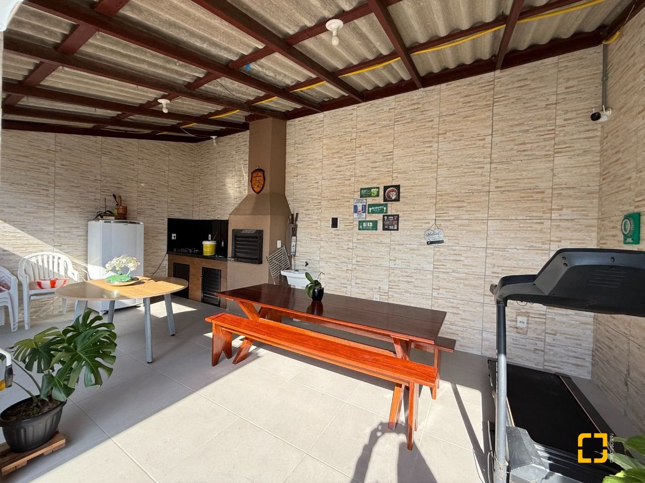 Casa com 112m², 3 quartos, 2 garagens, no bairro Ipiranga em São José