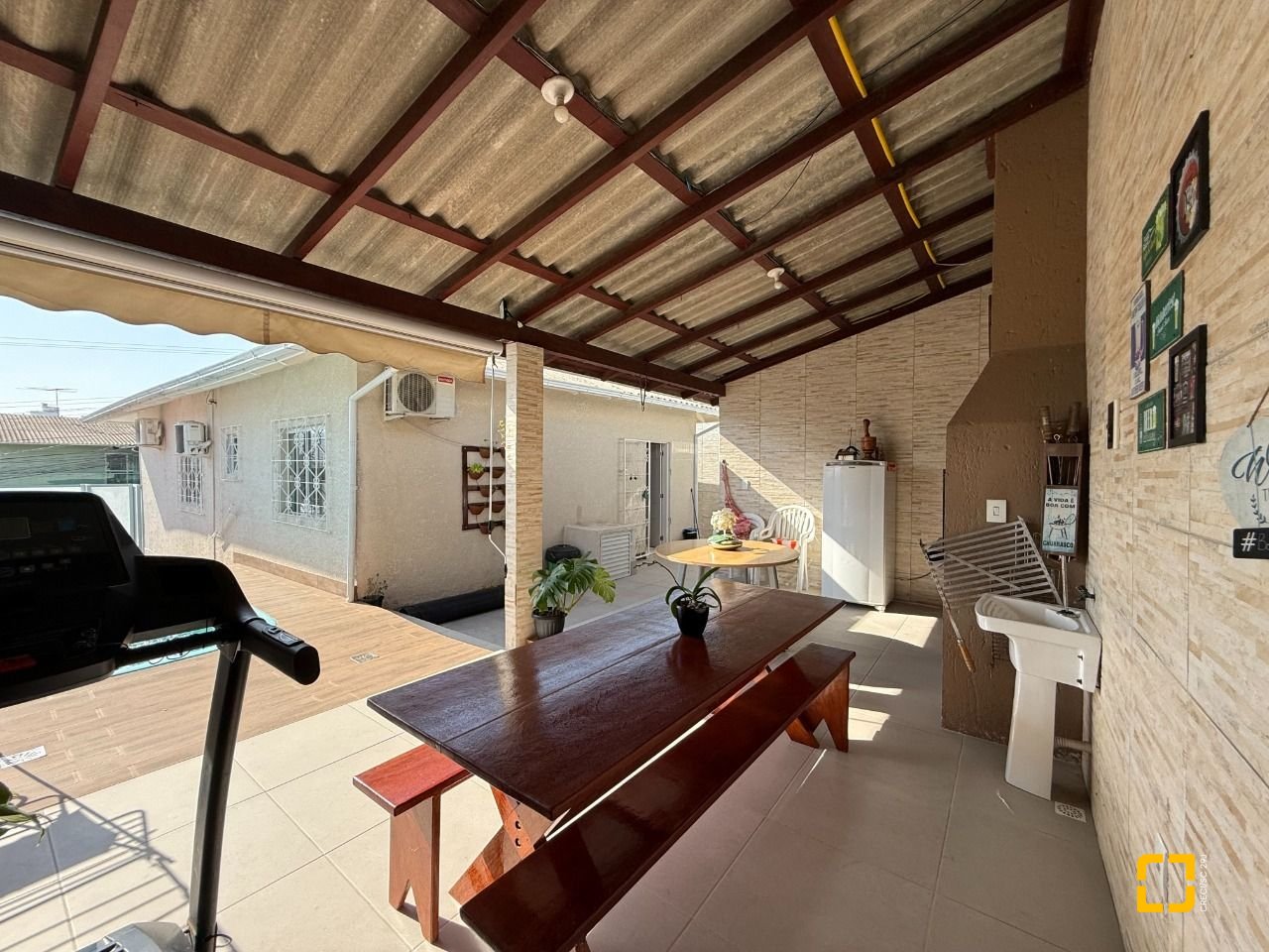 Casa com 112m², 3 quartos, 2 garagens, no bairro Ipiranga em São José