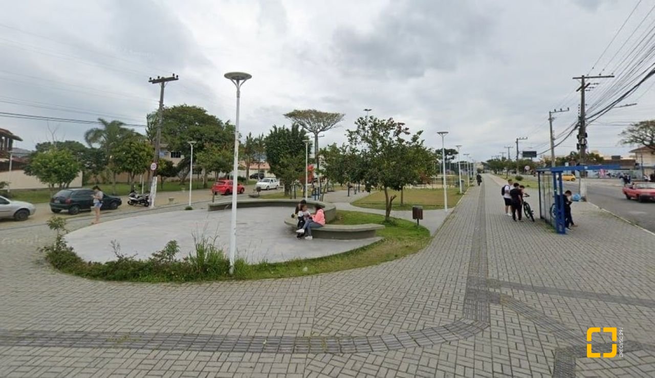 Terreno com 360m², no bairro Carianos em Florianópolis