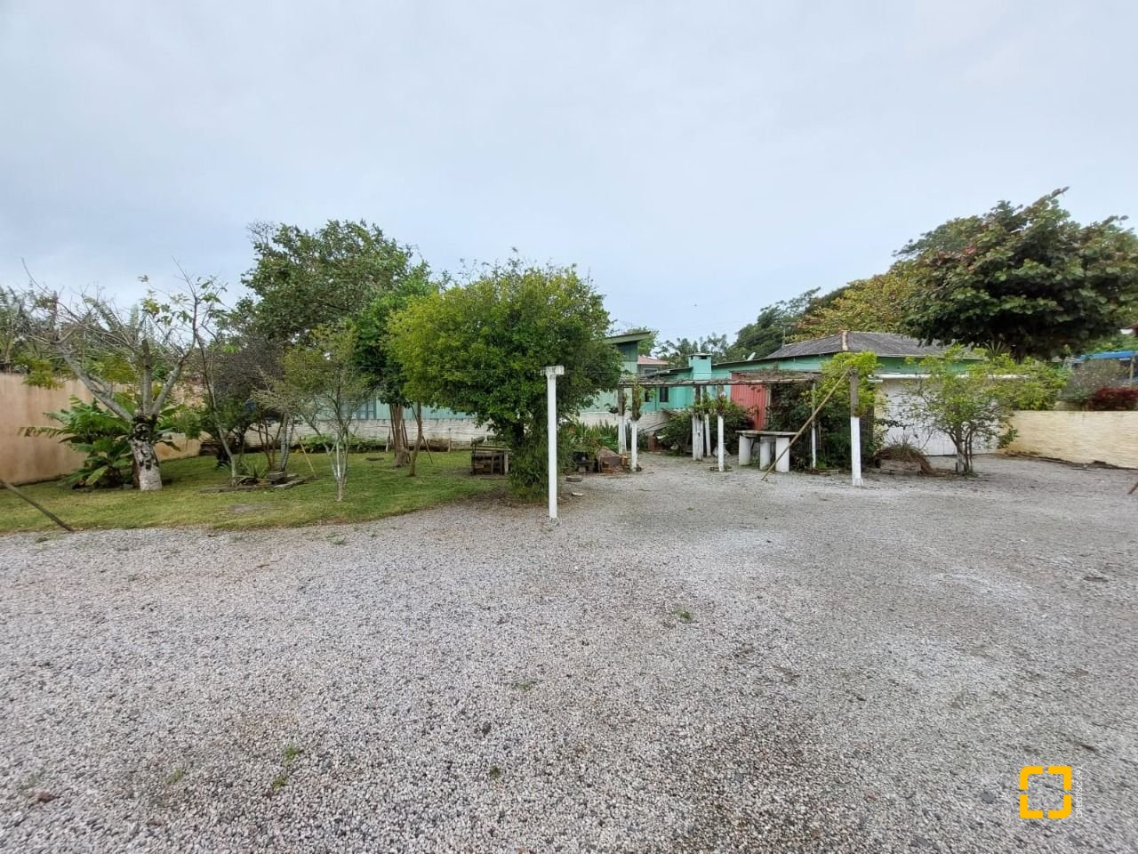 Terreno com 896m², no bairro Ribeirão da Ilha em Florianópolis