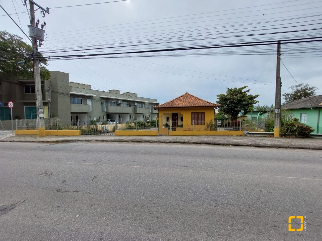 Terreno com 896m², no bairro Ribeirão da Ilha em Florianópolis