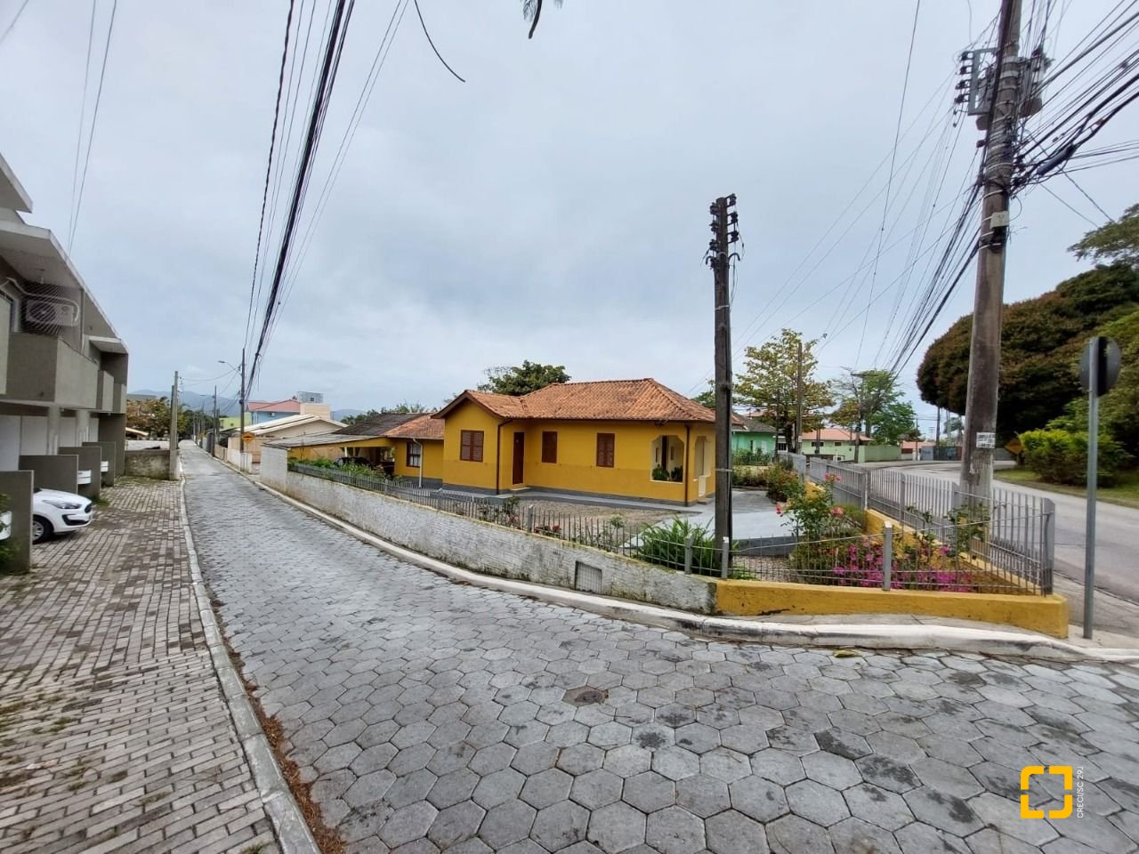 Terreno com 896m², no bairro Ribeirão da Ilha em Florianópolis
