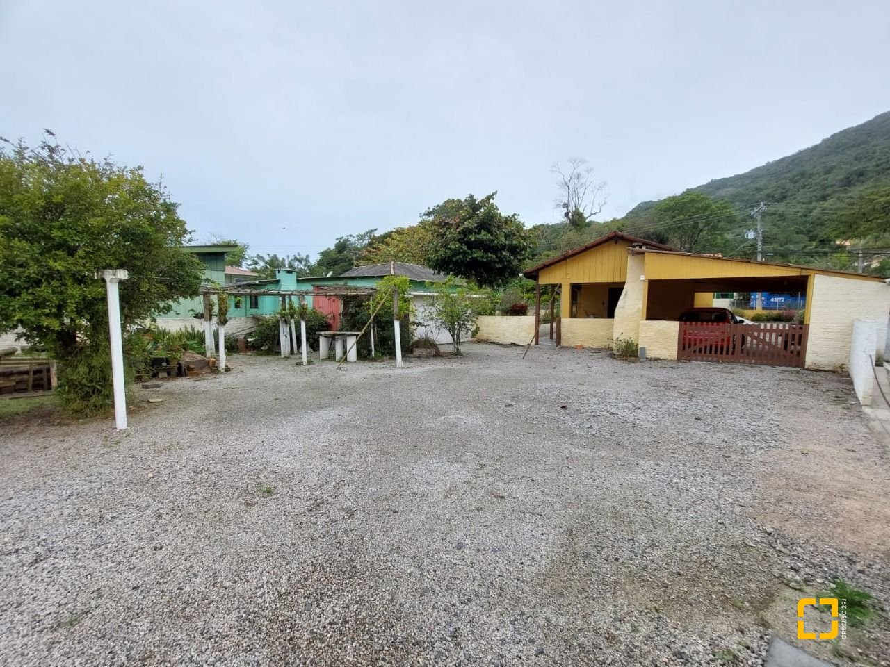 Terreno com 896m², no bairro Ribeirão da Ilha em Florianópolis