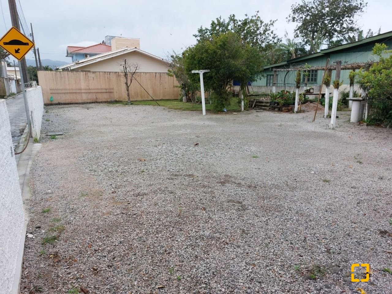 Terreno com 896m², no bairro Ribeirão da Ilha em Florianópolis