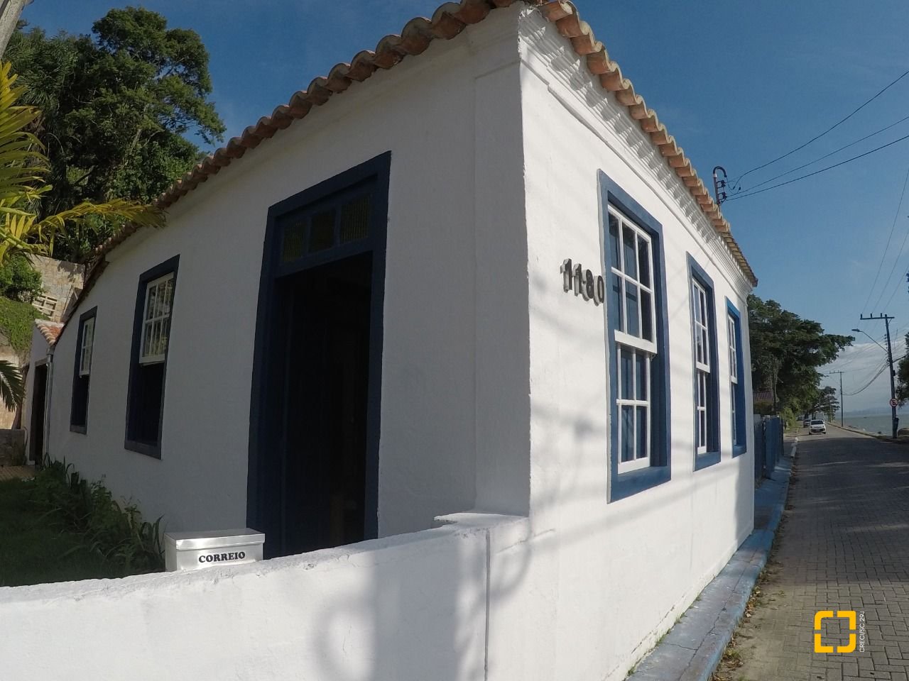Casa com 80m², 1 quarto, 4 garagens, no bairro Sambaqui em Florianópolis