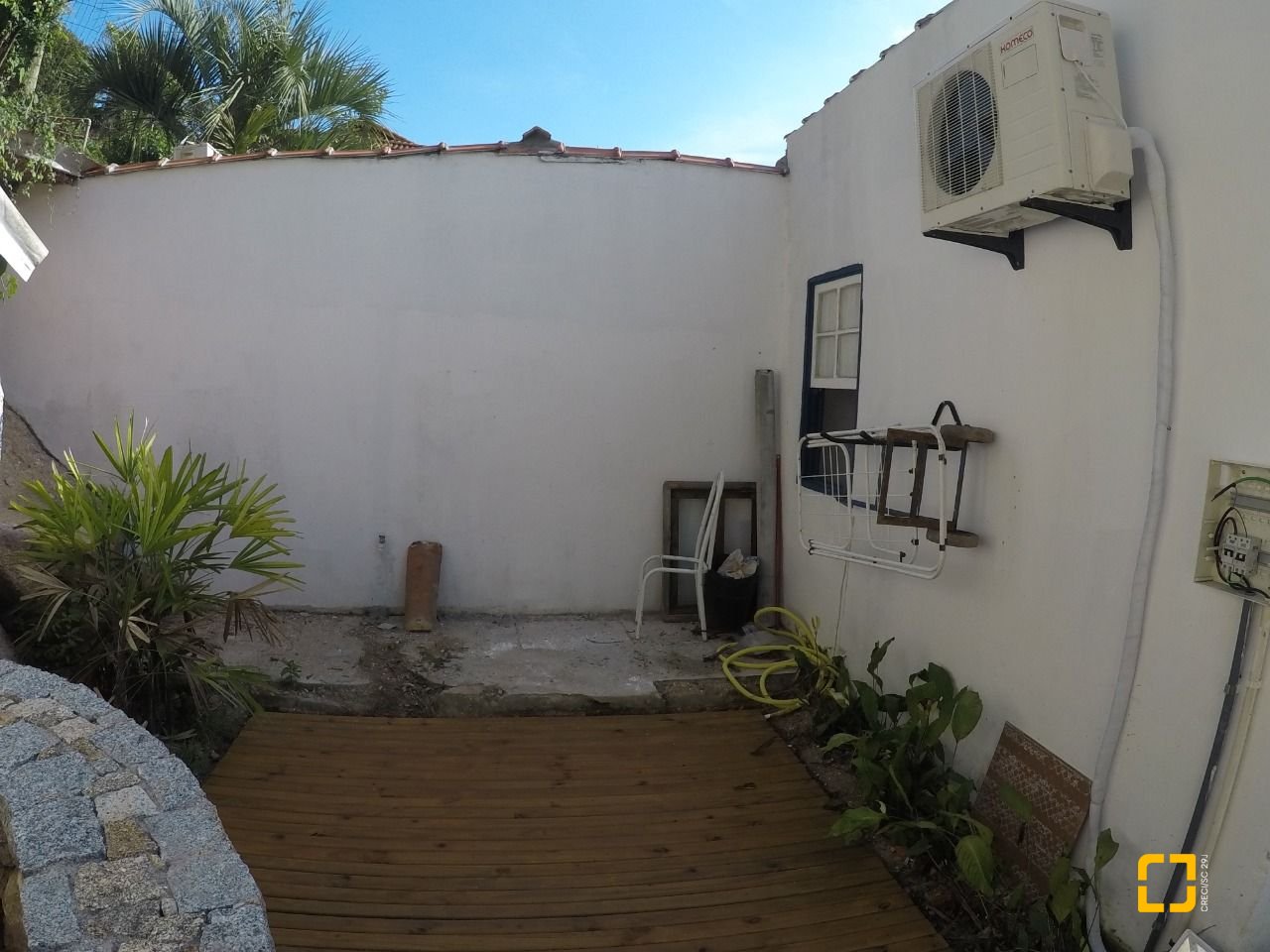 Casa com 80m², 1 quarto, 4 garagens, no bairro Sambaqui em Florianópolis