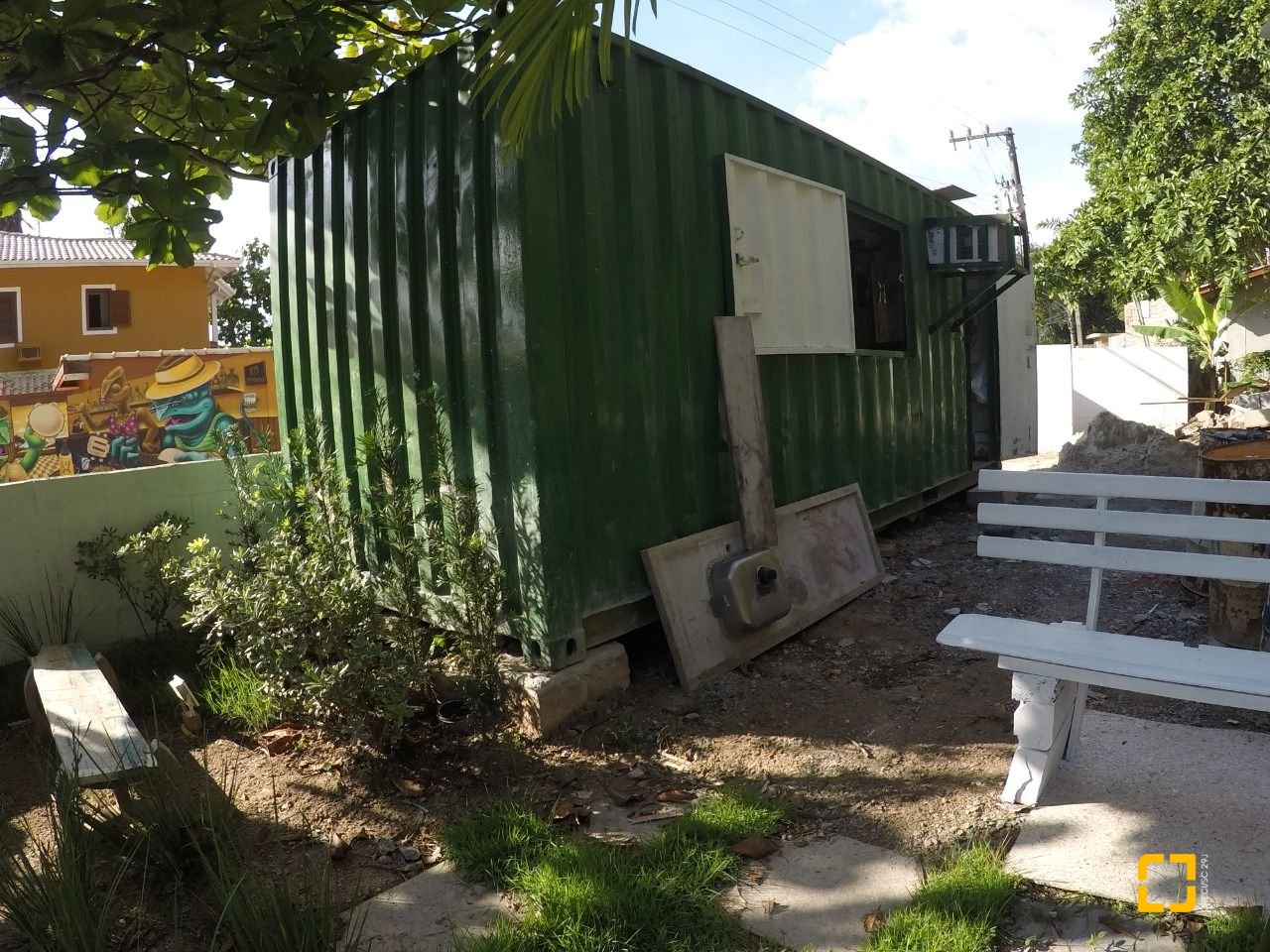 Casa com 80m², 1 quarto, 4 garagens, no bairro Sambaqui em Florianópolis