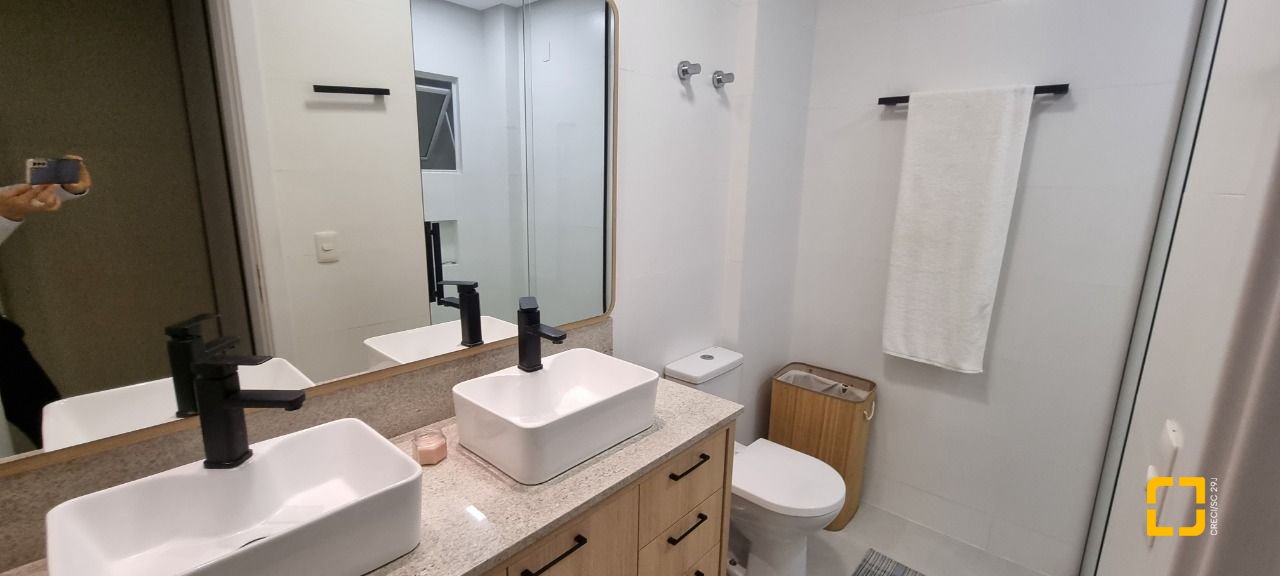 Apartamento com 120m², 3 quartos (sendo 1 suíte), 1 garagem, no bairro Nossa Senhora do Rosário em São José