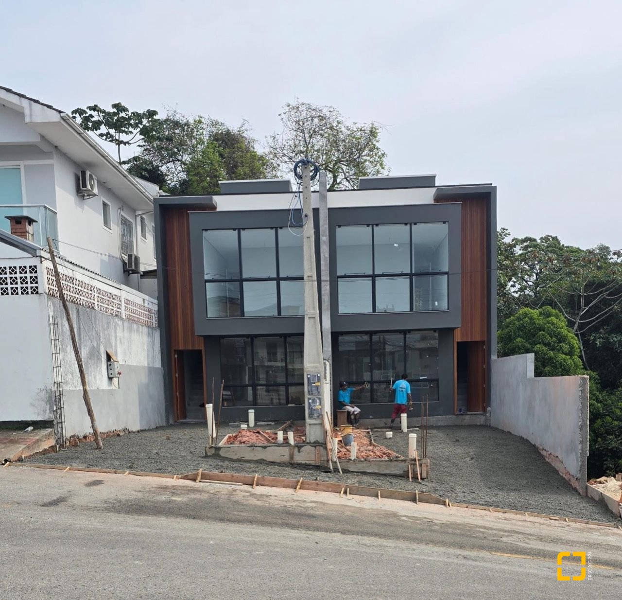 Casa com 97m², 3 quartos (sendo 1 suíte), 1 garagem, no bairro Forquilhas em São José