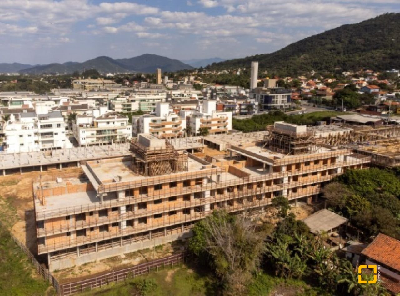 Apartamento com 73m², 3 quartos (sendo 1 suíte), 3 garagens, no bairro Campeche em Florianópolis