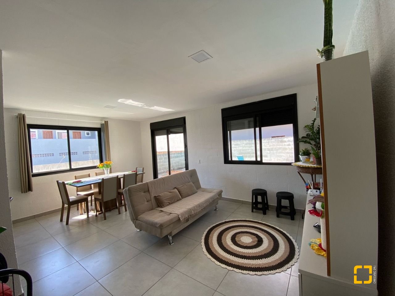 Casa com 180m², 2 quartos (sendo 2 suítes), 3 garagens, no bairro Ratones em Florianópolis