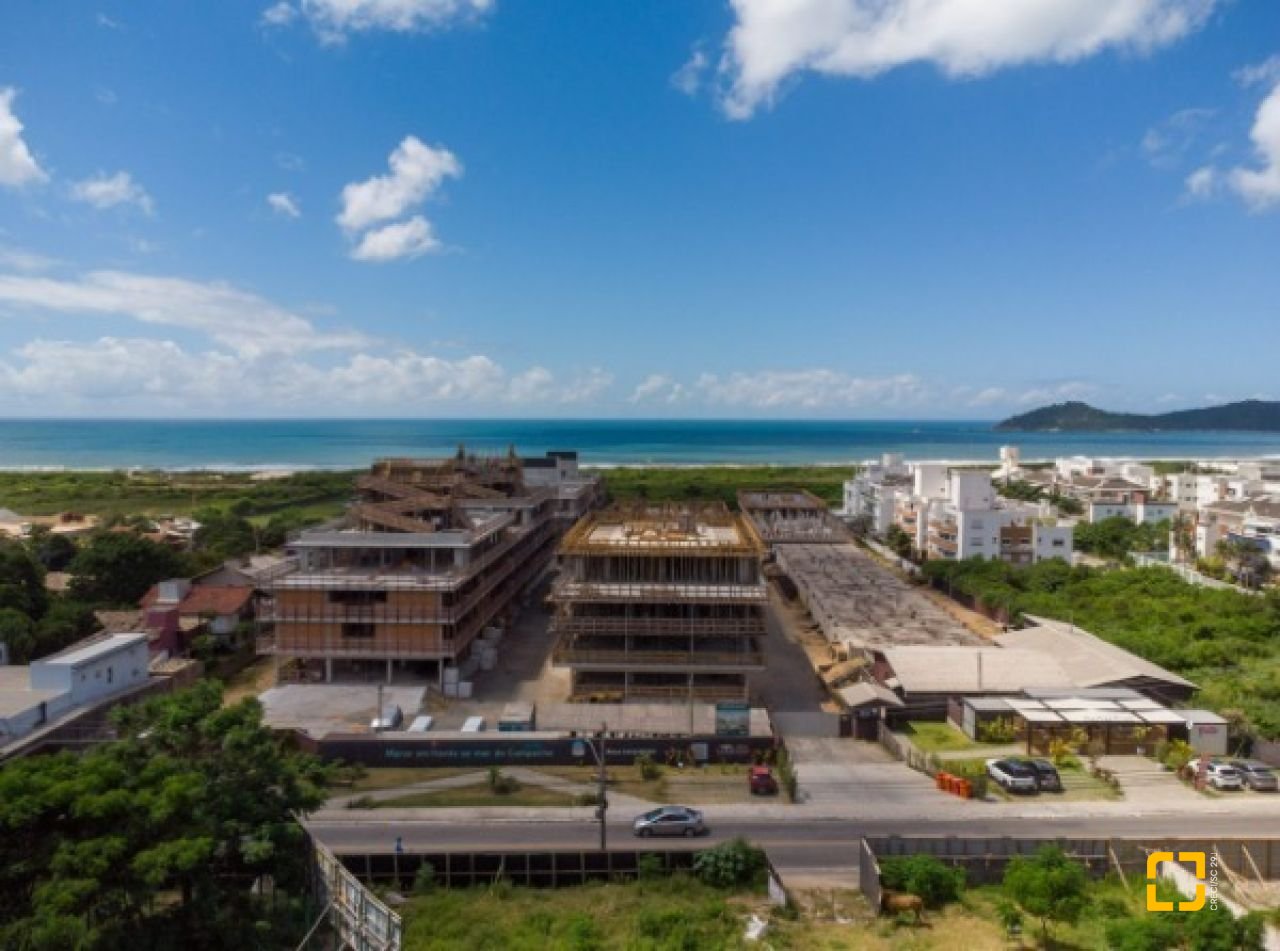 Cobertura com 177m², 4 quartos (sendo 1 suíte), 3 garagens, no bairro Campeche em Florianópolis
