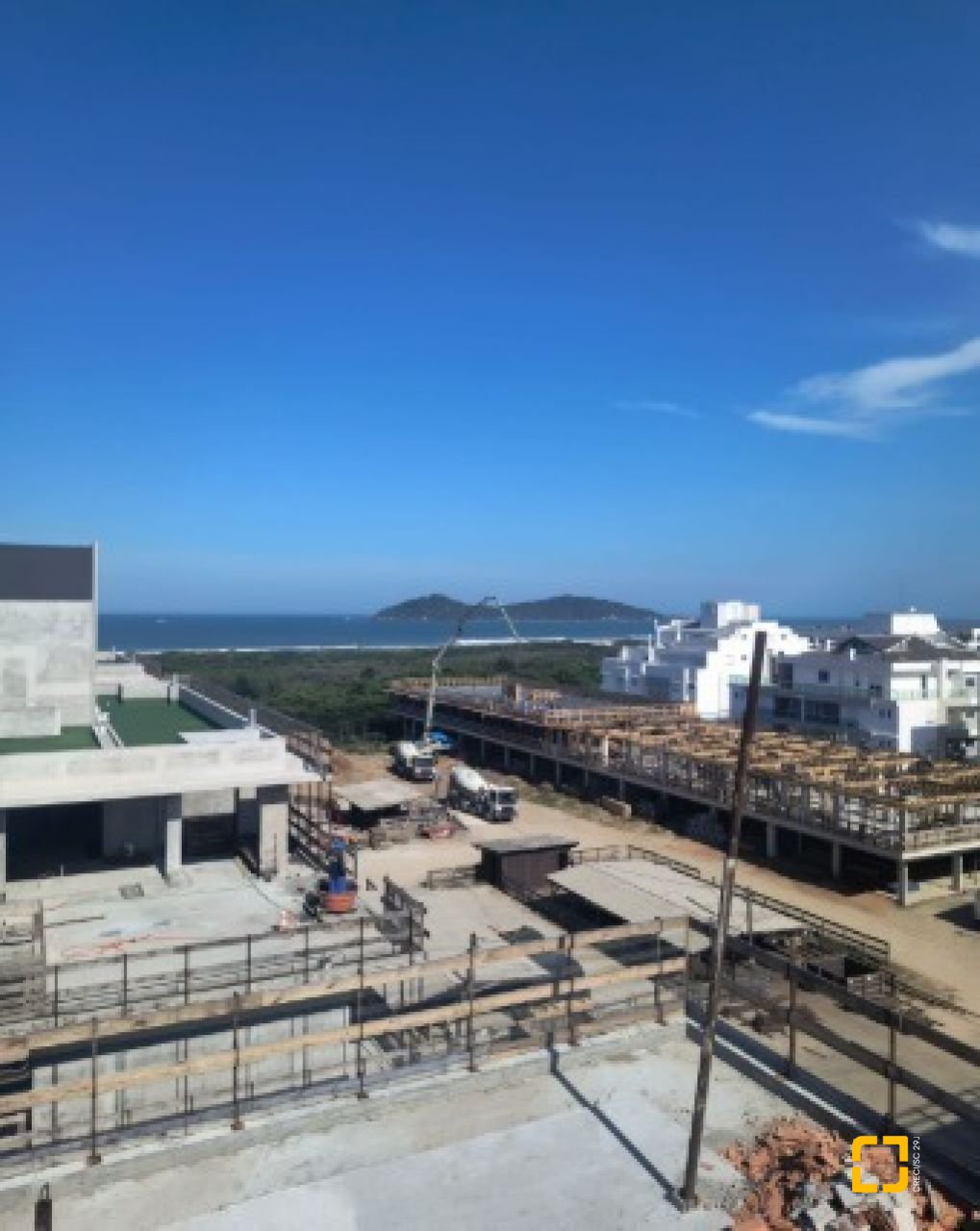 Cobertura com 177m², 4 quartos (sendo 1 suíte), 3 garagens, no bairro Campeche em Florianópolis