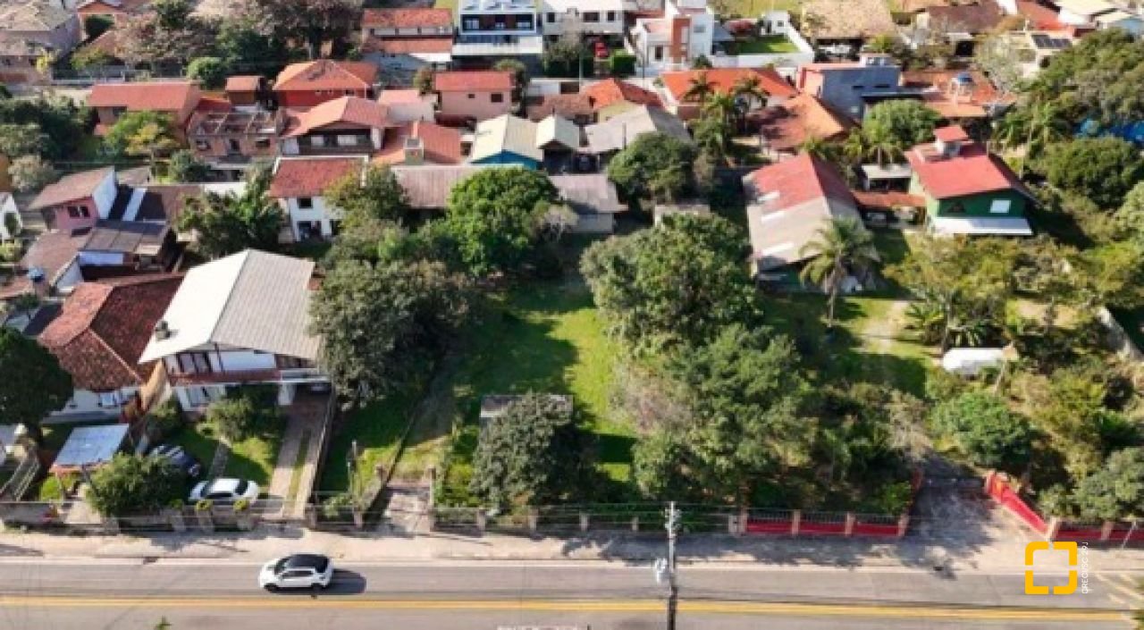 Terreno com 1367m², no bairro Campeche em Florianópolis