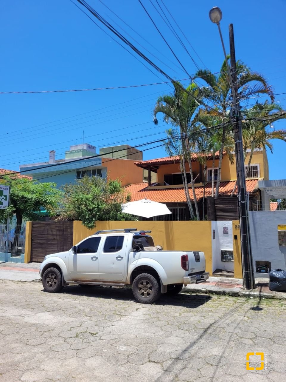 Casa com 123m², 4 quartos (sendo 1 suíte), 2 garagens, no bairro Canasvieiras em Florianópolis
