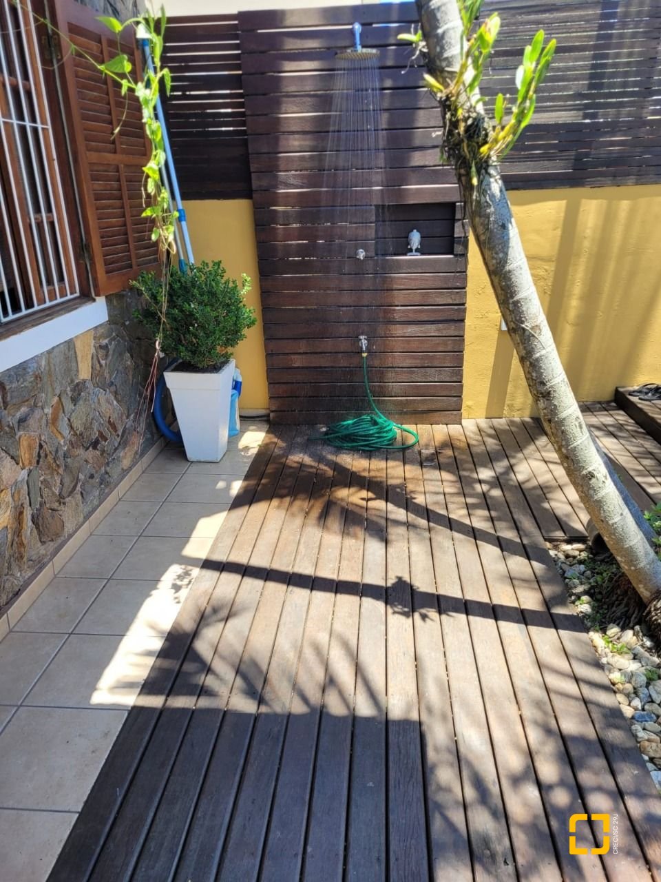 Casa com 123m², 4 quartos (sendo 1 suíte), 2 garagens, no bairro Canasvieiras em Florianópolis