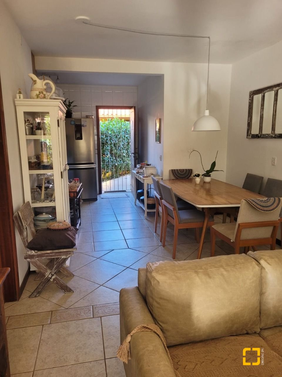 Casa com 123m², 4 quartos (sendo 1 suíte), 2 garagens, no bairro Canasvieiras em Florianópolis