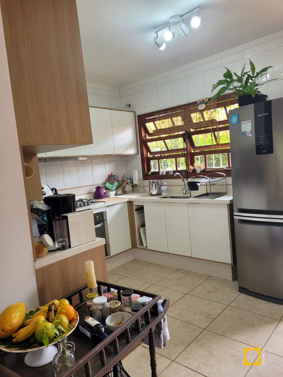 Casa com 123m², 4 quartos (sendo 1 suíte), 2 garagens, no bairro Canasvieiras em Florianópolis