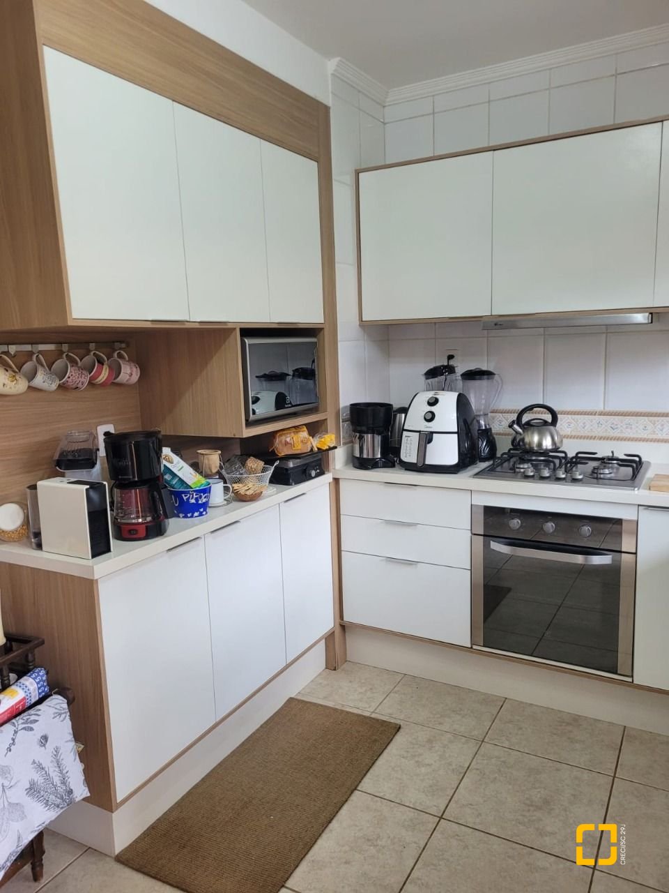 Casa com 123m², 4 quartos (sendo 1 suíte), 2 garagens, no bairro Canasvieiras em Florianópolis