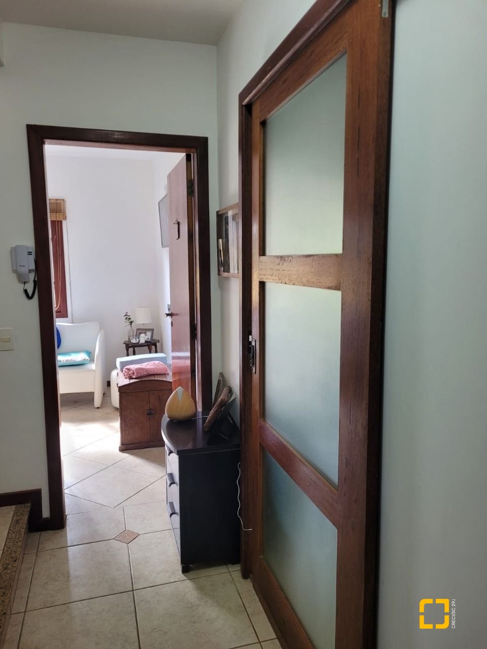 Casa com 123m², 4 quartos (sendo 1 suíte), 2 garagens, no bairro Canasvieiras em Florianópolis