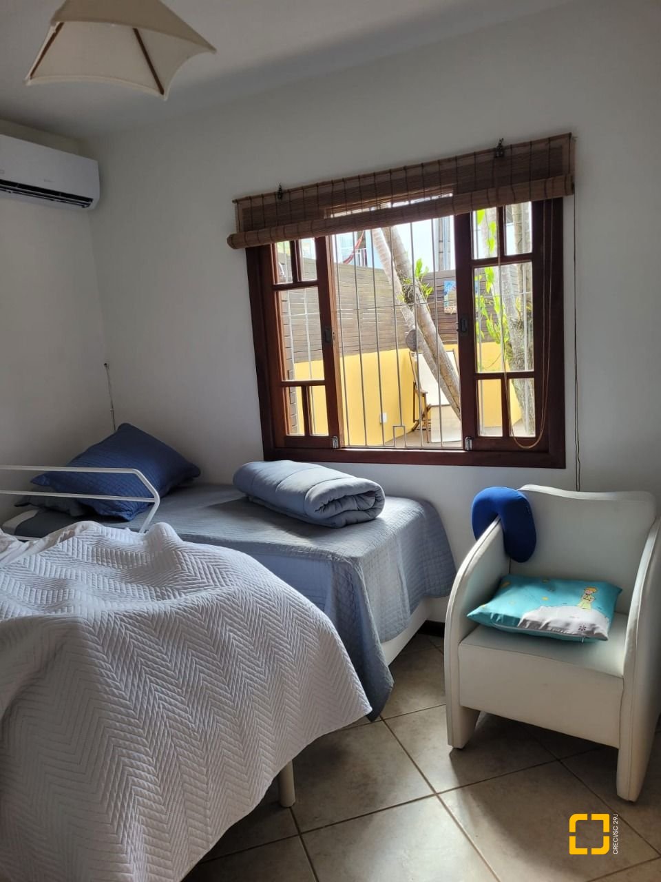 Casa com 123m², 4 quartos (sendo 1 suíte), 2 garagens, no bairro Canasvieiras em Florianópolis