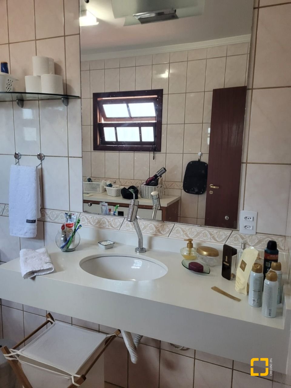 Casa com 123m², 4 quartos (sendo 1 suíte), 2 garagens, no bairro Canasvieiras em Florianópolis