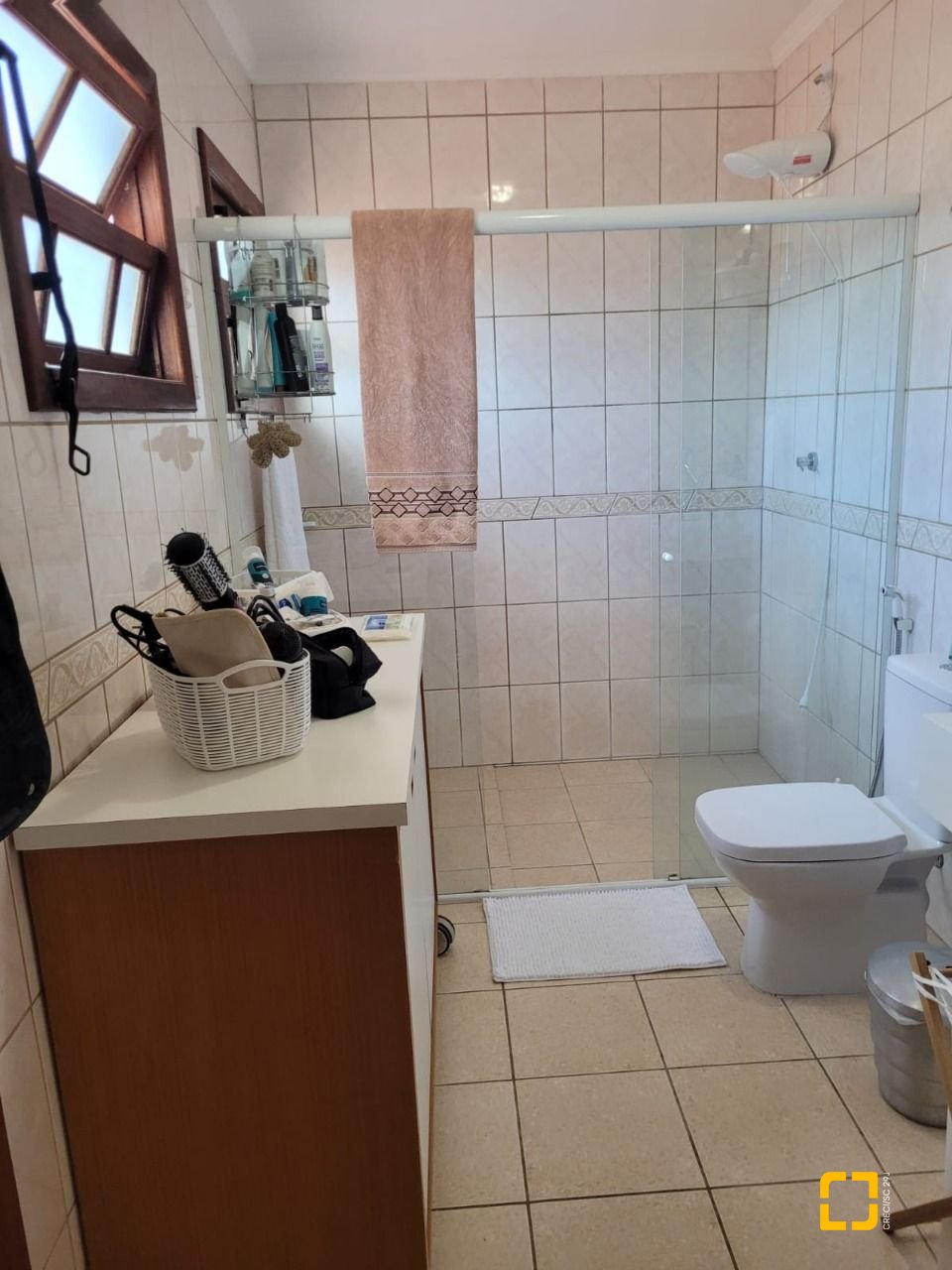 Casa com 123m², 4 quartos (sendo 1 suíte), 2 garagens, no bairro Canasvieiras em Florianópolis
