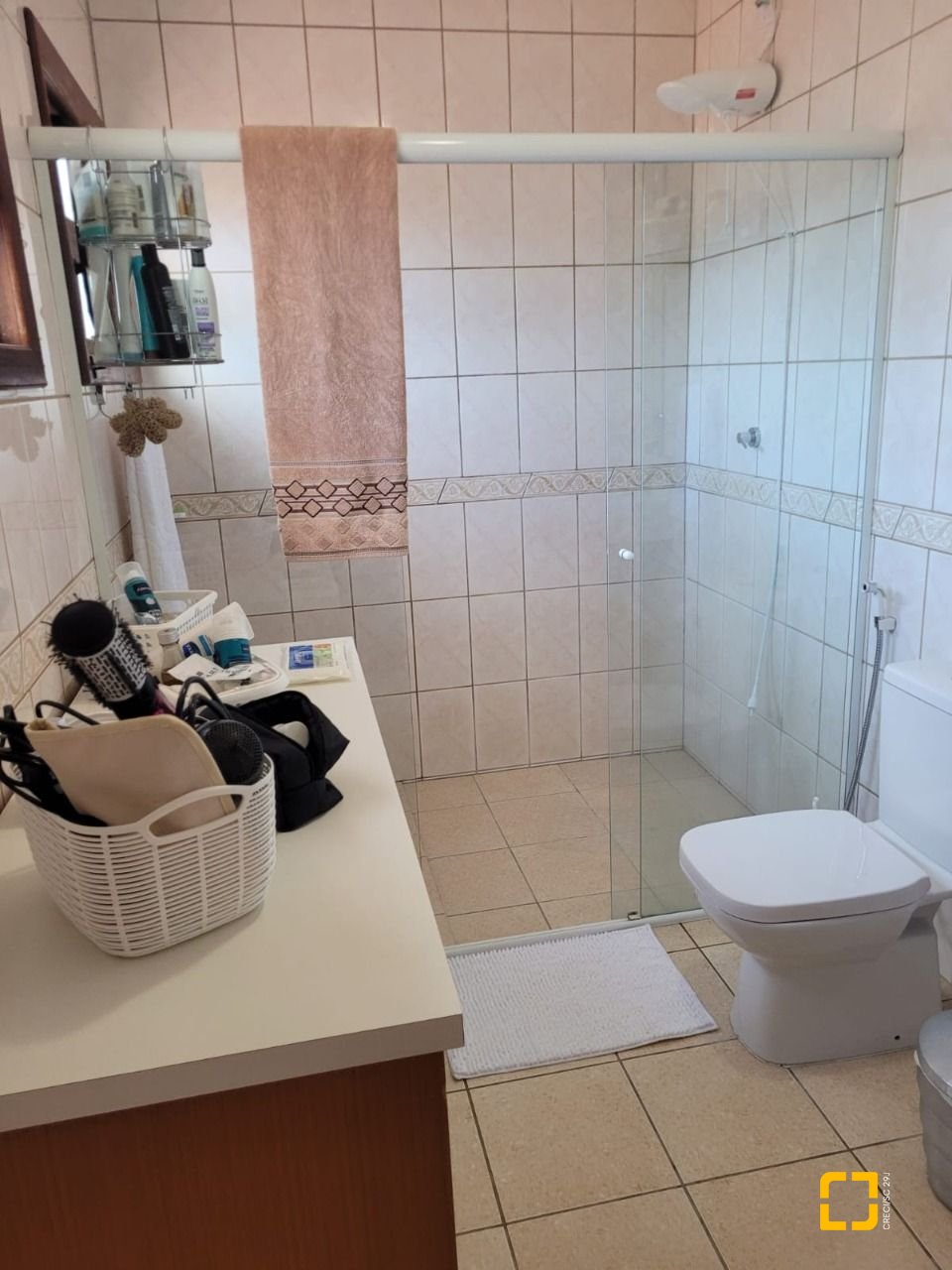 Casa com 123m², 4 quartos (sendo 1 suíte), 2 garagens, no bairro Canasvieiras em Florianópolis