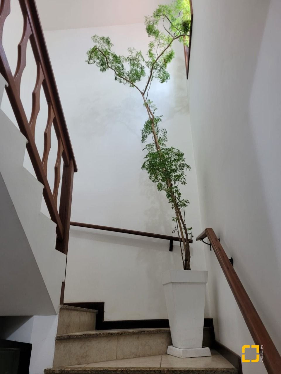 Casa com 123m², 4 quartos (sendo 1 suíte), 2 garagens, no bairro Canasvieiras em Florianópolis