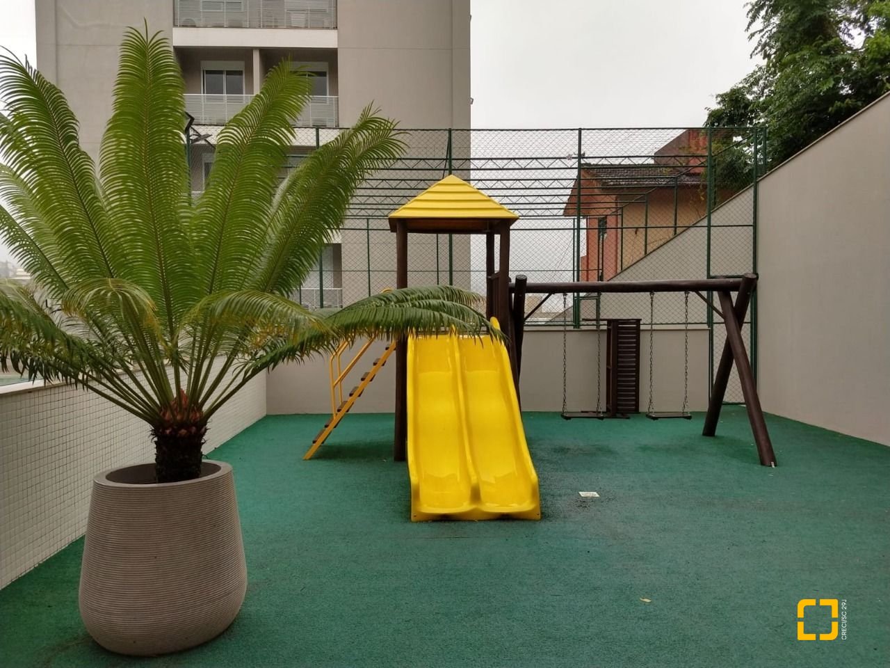 Apartamento com 93m², 3 quartos (sendo 1 suíte), 2 garagens, no bairro Pantanal em Florianópolis