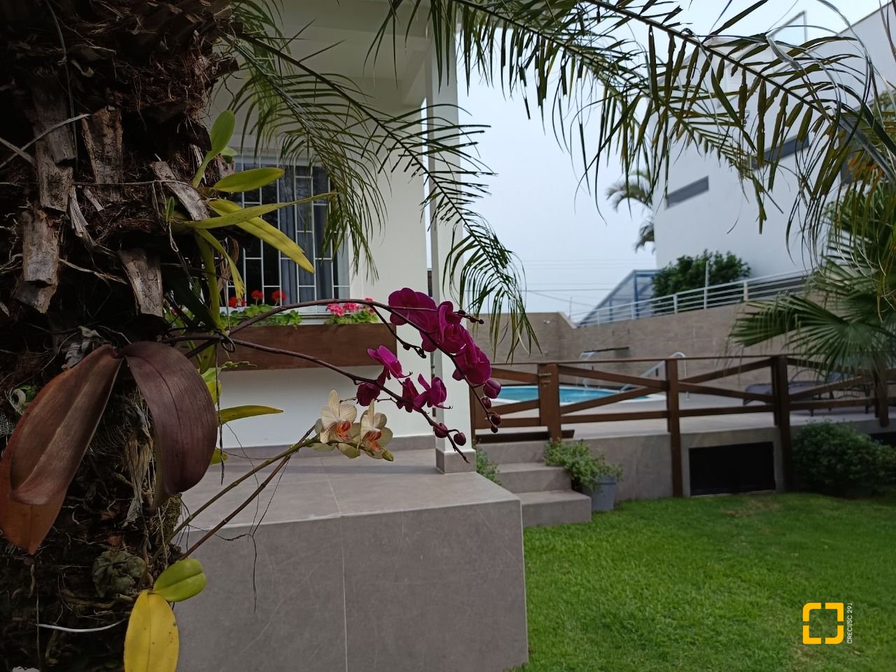 Casa com 440m², 5 quartos (sendo 1 suíte), 3 garagens, no bairro Ingleses em Florianópolis