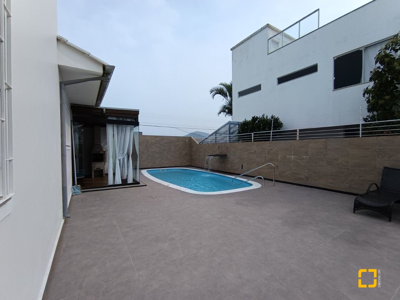 Casa com 440m², 5 quartos (sendo 1 suíte), 3 garagens, no bairro Ingleses em Florianópolis